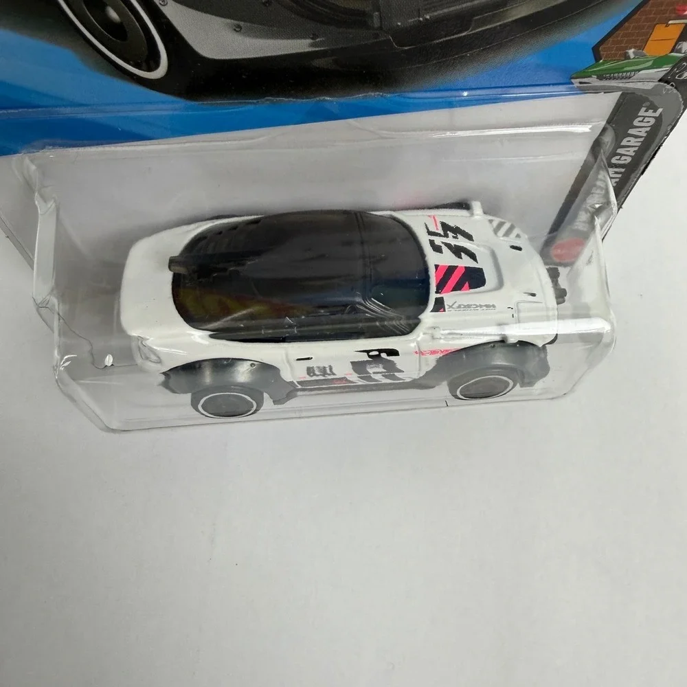 Hot Wheels Mazda MX-5 Miata White HW Dream Garage 2025 1/5 JJJ02 JDM Tuner‎